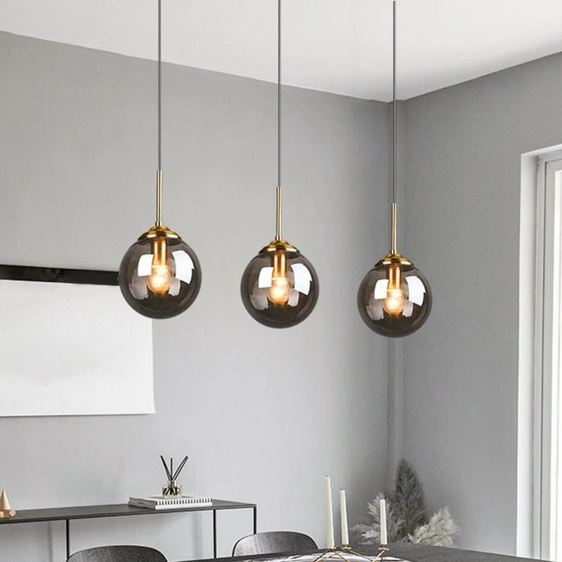 Minimalistische bolvormige multi-plafondlamp van glas met 3 lampen en ophanging voor de eetkamer messing Clearhalo