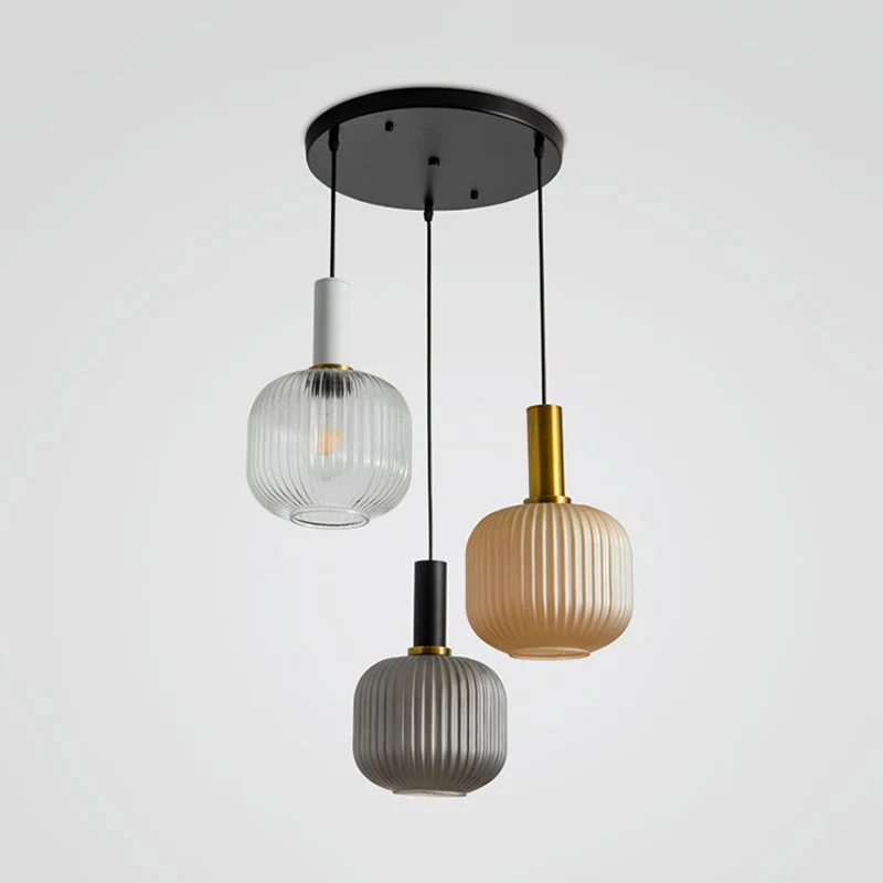 Moderne clusterpothanger van gekleurd geribbeld glas met 3 lampen en gouden hangende verlichtingsarmatuur Clearhalo