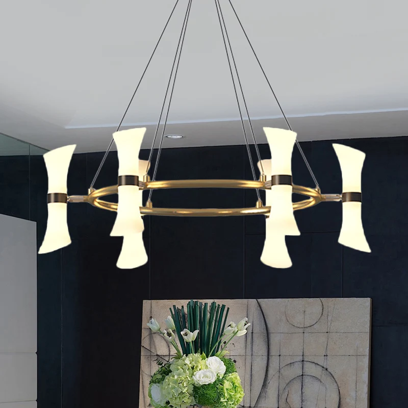 Moderne hangende kroonluchter met 6 koppen, goud uitlopende plafondophanglamp met matglazen kap Clearhalo