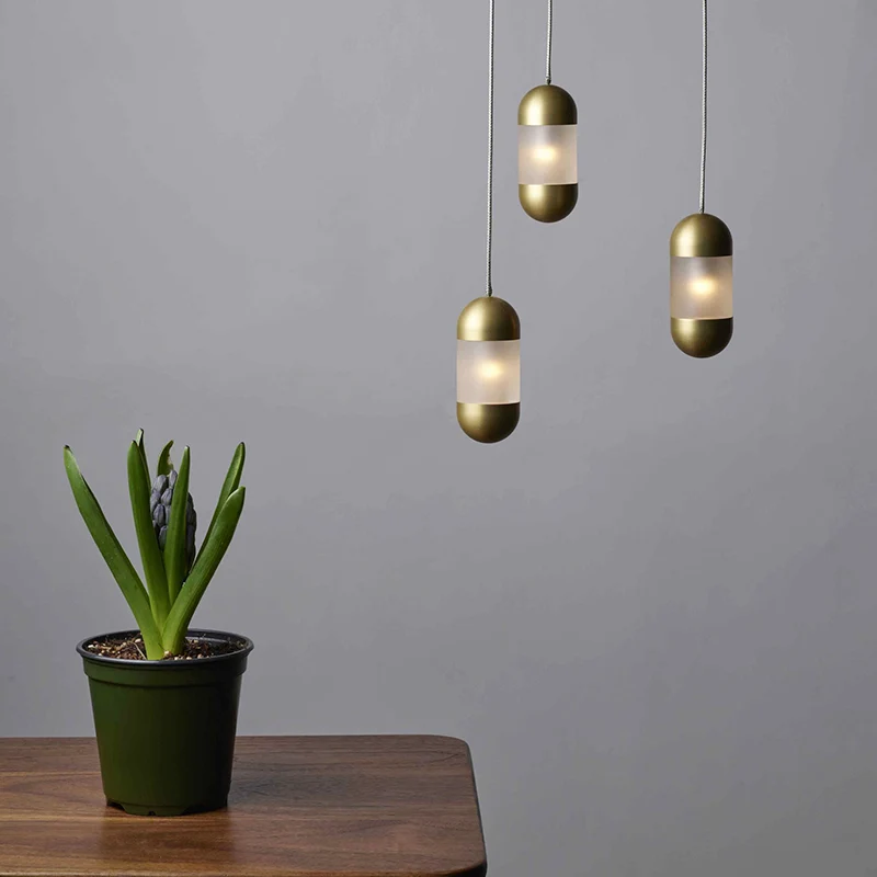 Moderne hanglamp met 1 lamp, koperen pil-hangende plafondlamp met matglazen kap Clearhalo