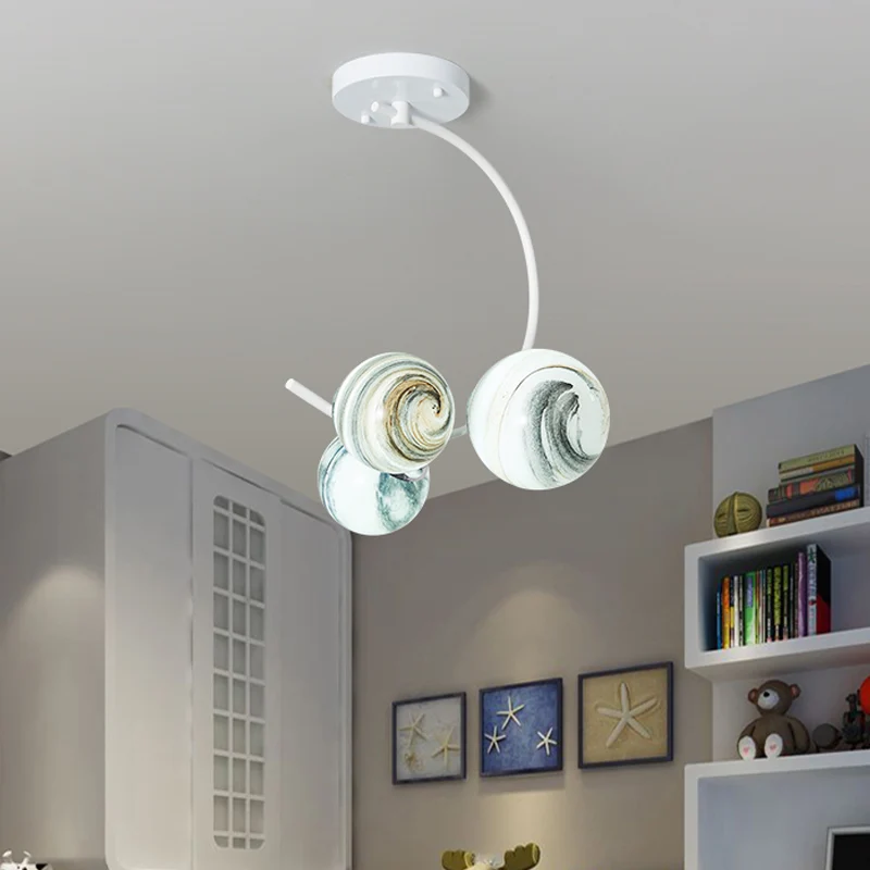 Moderne stijl 3/5-lichts kroonluchterlamp met mondgeblazen glazen kap, zwart/witte afwerking, wereldwijde hanglamp Clearhalo