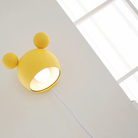 Moderne stijl cirkel wandgemonteerde lamp metaal 1 licht wandkandelaar verlichting voor slaapkamer Clearhalo