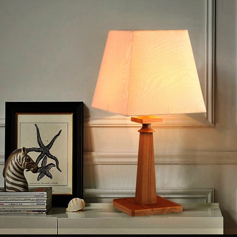 Moderne trapeziumvormige bureaulamp, stoffen 1-lamps studeerkamerleeslamp met houten voet Clearhalo