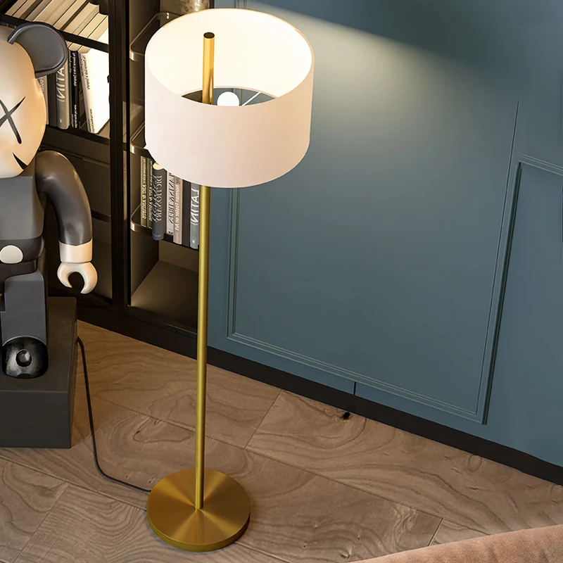 Moderne vloerstaande vloerlamp met trommel, witte stof, 1 lichte slaapkamer vloerlamp met trekketting goud Clearhalo