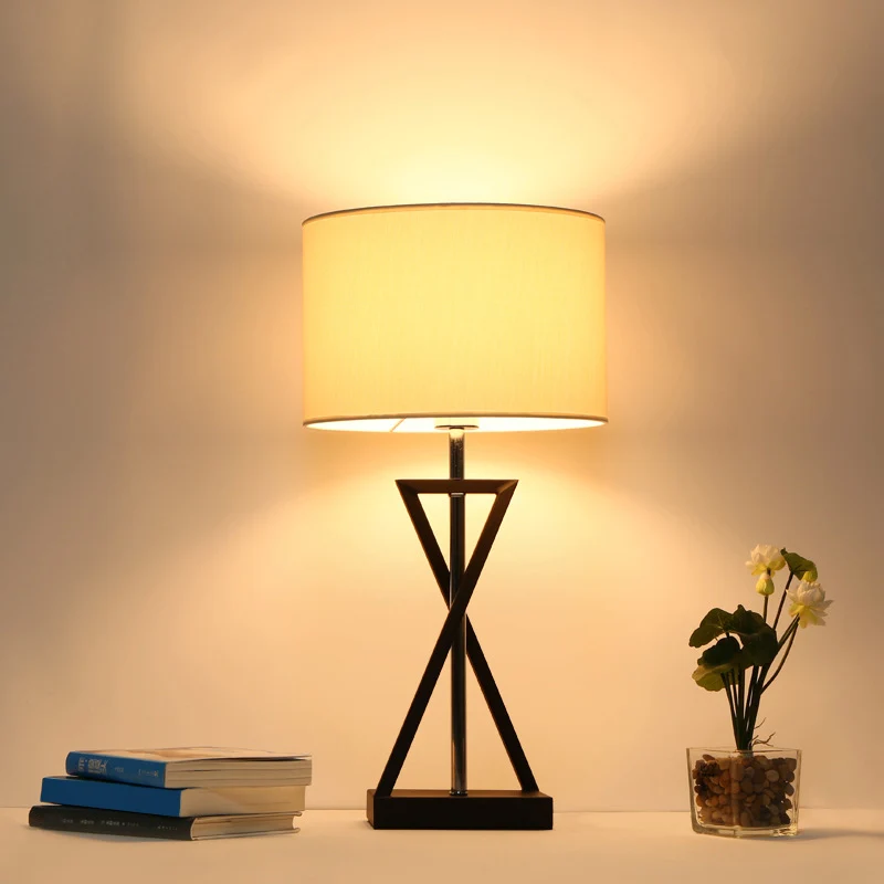 Moderne zandloper tafellamp stof eenpersoonsbed nachtkastje verlichting met trommel stoffen kap wit Clearhalo