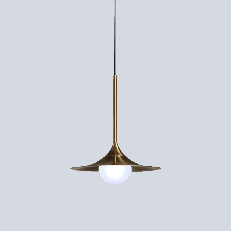 Modernisme ijzeren hoornvorm, plafondlamp met 1 kop messing met bolvormige melkglazen kap Clearhalo
