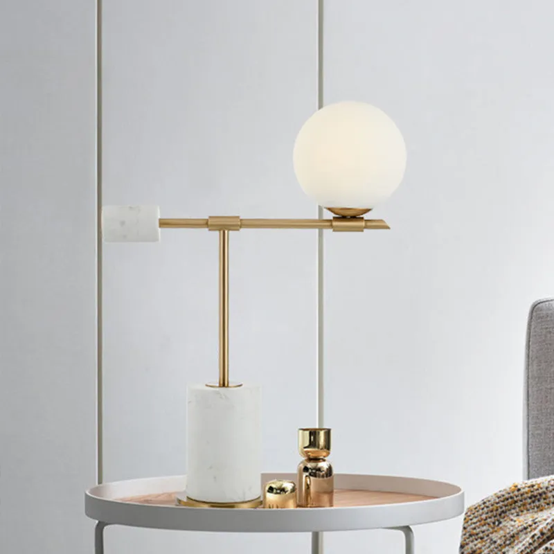 Modernistische 1 Head Task Lighting gouden bolvormige nachttafellamp met witte glazen kap Clearhalo