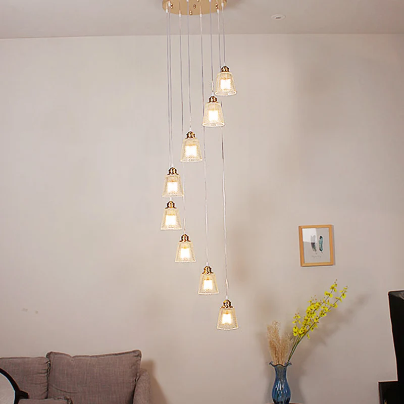 Modernistische kegelvormige hanglampset, 8 lampen, helder roosterglas, multilichthanger goud met spiraalvormig ontwerp Cle...