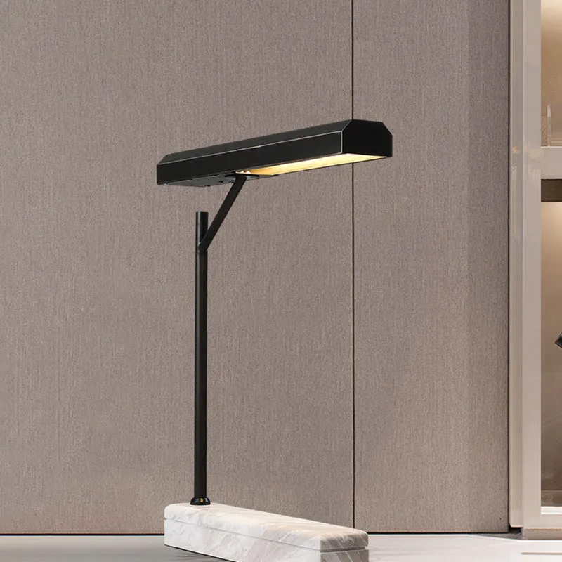 Modernistische LED-nachttafellamp met metalen schaduw zwart met marmeren voet Clearhalo