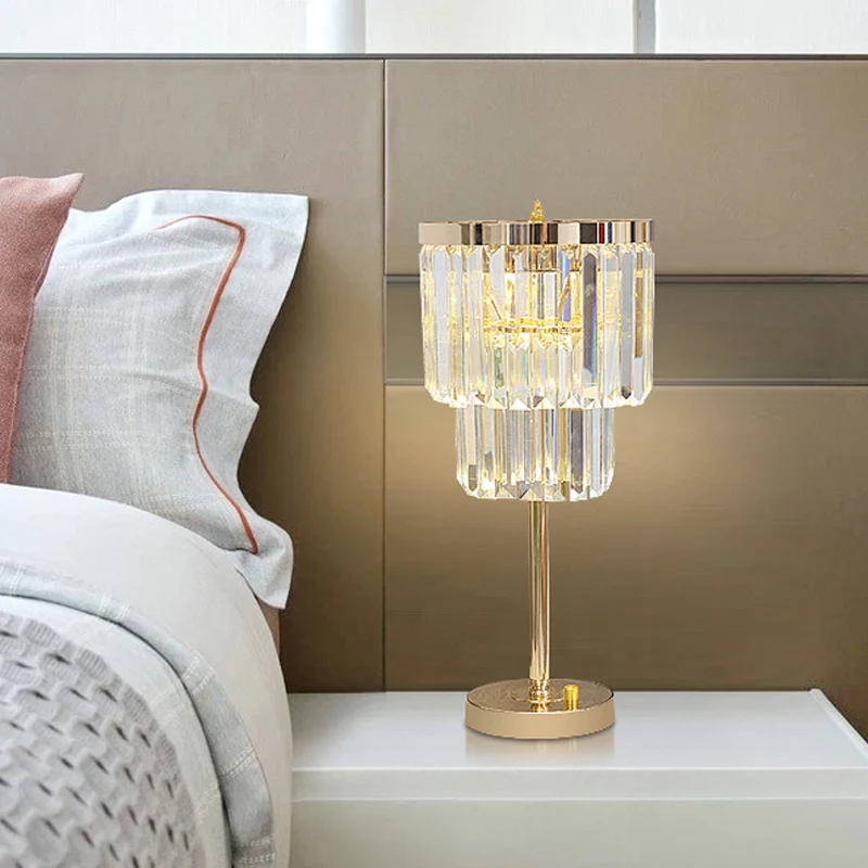 Modernistische LED-taakverlichting Gouden 2-laags leeslamp met afgeschuinde kristallen kap Clearhalo