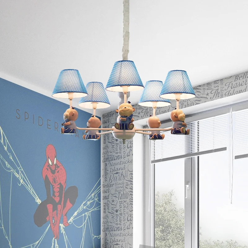 Mooie aapkroonluchter van stof en metaal, 5 lichts blauwe hanglampen voor kinderslaapkamer Clearhalo