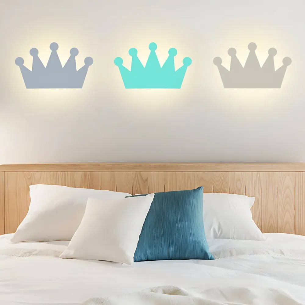 Mooie Cartoon Crown Wandlamp Hout Energiebesparende LED-wandkandelaar voor kinderslaapkamer Clearhalo