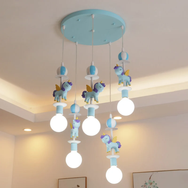Multi-plafondlamp eenhoornvorm, cartoon hars, 5 lampen, roze/blauwe afwerking, hanglampenset met ronde luifel Clearhalo
