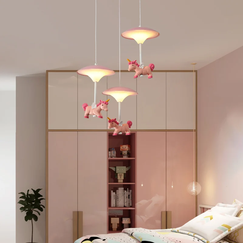 Mushroom Shade Slaapkamer Multi Hanglamp Metaal LED Kinderplafondhanger met Eenhoorn Deco, Roze Clearhalo