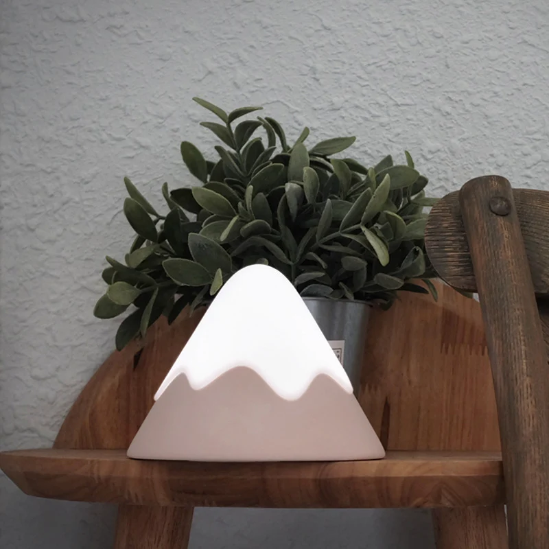Nachtkastje Hal Conische tafellamp Metaal Scandinavische stijl Macaron Gekleurd LED-nachtlampje Clearhalo