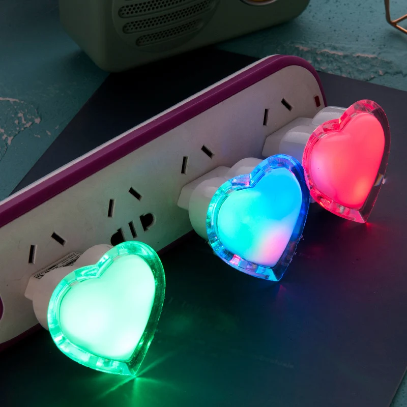 Nachtkastje Plug- LED-nachtlampje Moderne heldere wandverlichting met kunststof kap met liefdeshart Clearhalo