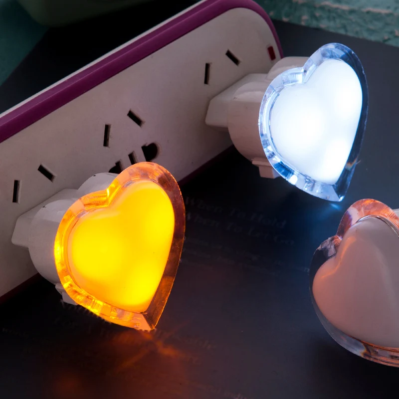 Nachtkastje Plug- LED-nachtlampje Moderne heldere wandverlichting met kunststof kap met liefdeshart Clearhalo