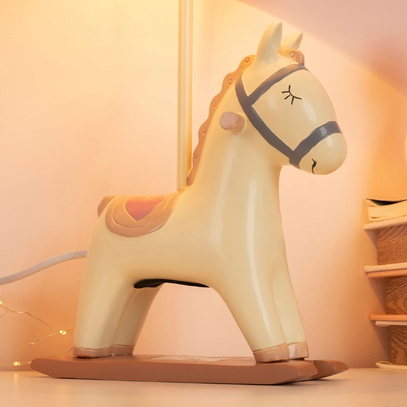 Nachtkastjelamp kinderstijl, hars, slaapkamertafellamp met één lamp en taps toelopende stoffen kap Clearhalo