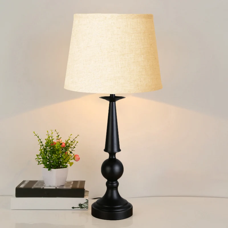 Nachtkastjelamp met enkele lichtton, retrostijl, zwarte stoffen kap, taakverlichting Clearhalo