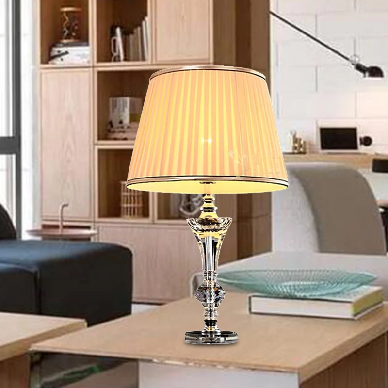 Nachtkastjelamp met 1 kop, modernistische afgeschuinde kristallen leeslamp beige Clearhalo