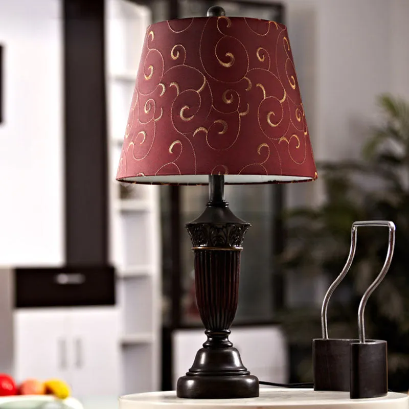 Nachtlamp met 1 hoofdwervelpatroon, landelijk bordeaux, taps toelopend woonkamertafelstandaardlicht Clearhalo