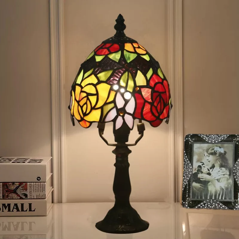 Nachtlampje met 1 hoofd en roospatroon, barok, donker koffie-gekleurd kunstglas, nachtkastje met komvormige kap Clearhalo