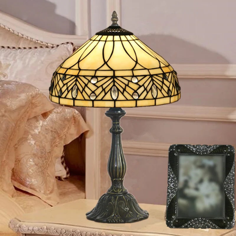 Nachttafellamp met 1 kop, barok messing taaklamp met taps toelopende glazen kap Clearhalo