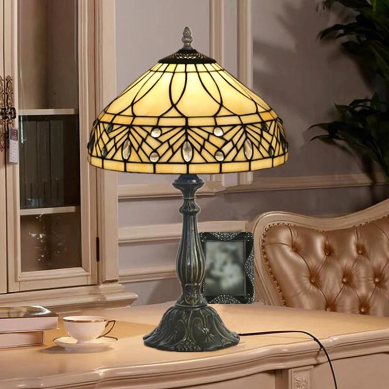 Nachttafellamp met 1 kop, barok messing taaklamp met taps toelopende glazen kap Clearhalo