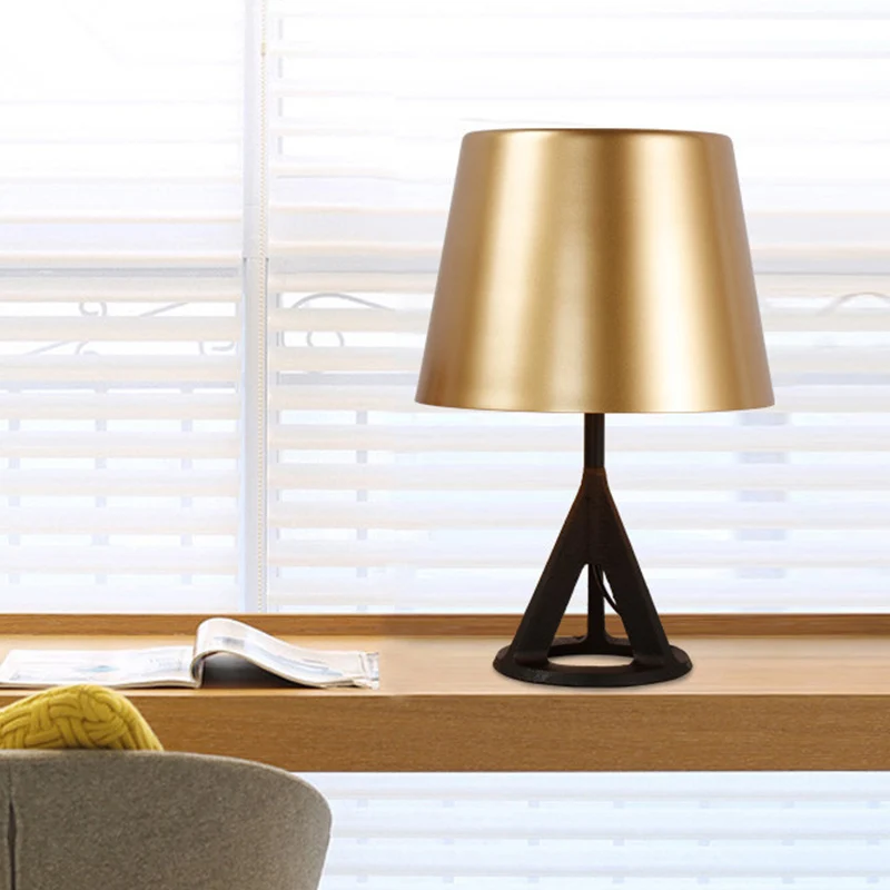 Nachttafellamp met metalen kegel, minimalistisch, 1 lamp, gouden nachtkastjeverlichting voor de woonkamer Clearhalo