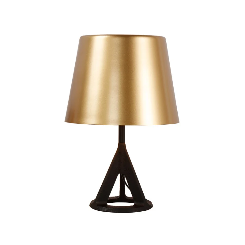 Nachttafellamp met metalen kegel, minimalistisch, 1 lamp, gouden nachtkastjeverlichting voor de woonkamer Clearhalo
