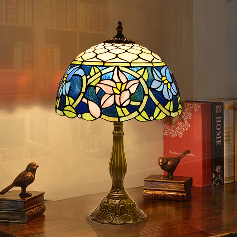 Narcissen Blauw Glas Nachtlampje Mediterraans 1-Licht Bronzen Tafelverlichting met Visschub-element Clearhalo