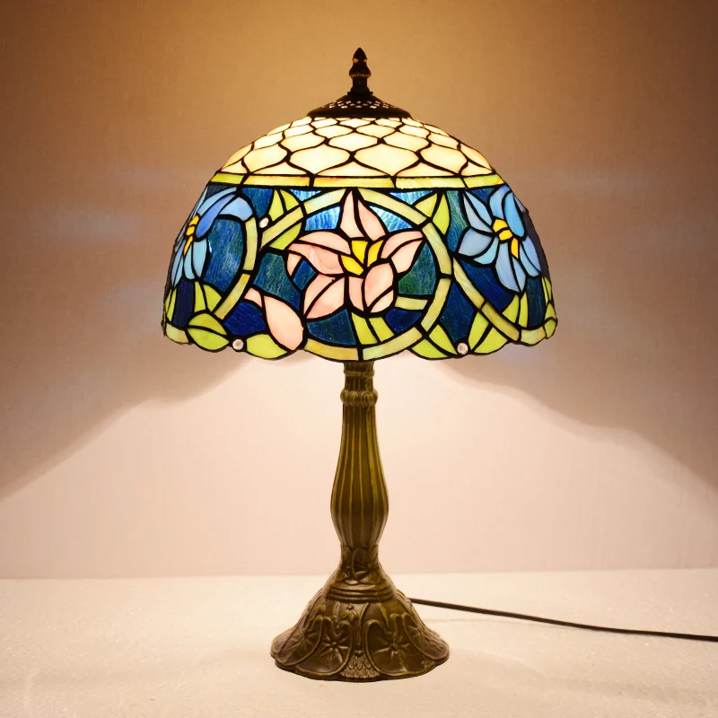 Narcissen Blauw Glas Nachtlampje Mediterraans 1-Licht Bronzen Tafelverlichting met Visschub-element Clearhalo
