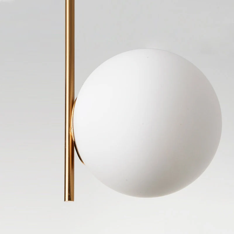Nordic 2-lichts kroonluchterverlichting Gold Sphere hanglampset met opaalglazen kap Clearhalo