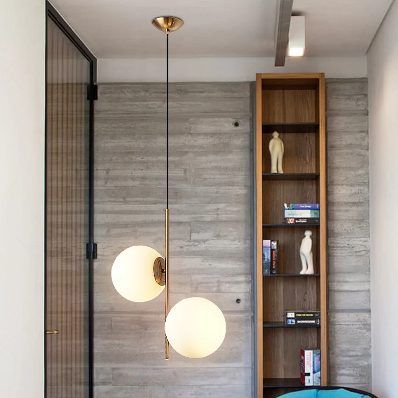 Nordic 2-lichts kroonluchterverlichting Gold Sphere hanglampset met opaalglazen kap Clearhalo
