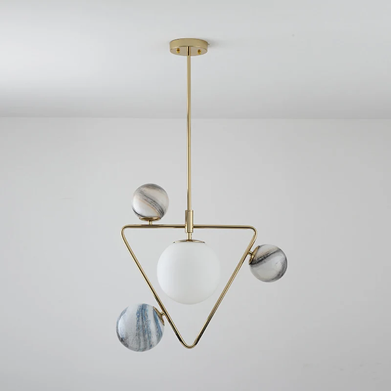 Nordic Ball kroonluchter licht matglas 4-lamps woonkamer hanglamp goud met driehoekige kooi Clearhalo