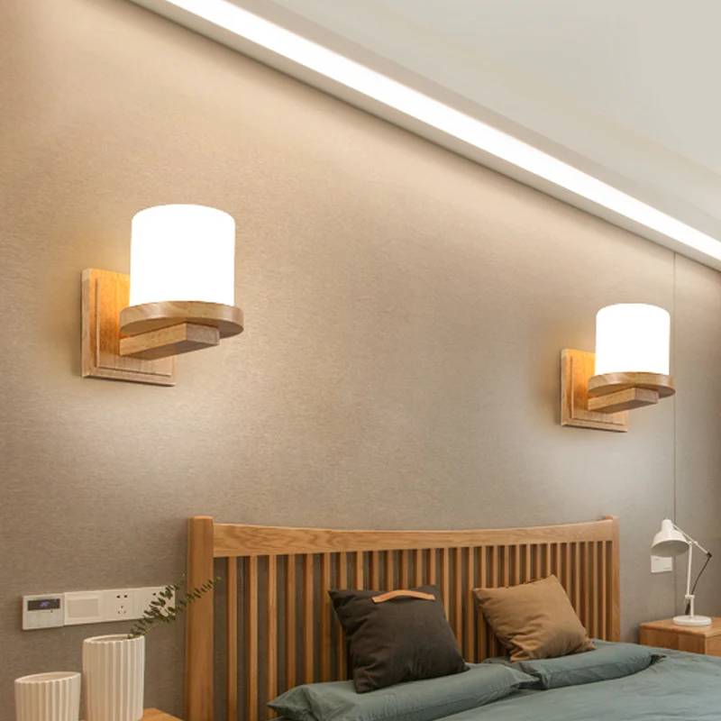 Nordic Pillar Opaal Mat Glazen Wandlamp 1-Licht Schans Lichtarmatuur met Houten Arm Clearhalo