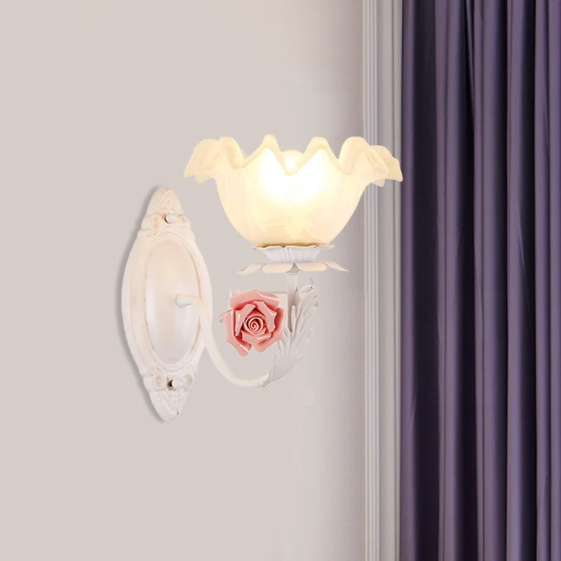 Opaal glazen bloem schanslamp American Garden 1-lamps woonkamer wandlamp lichtbruin/wit Clearhalo