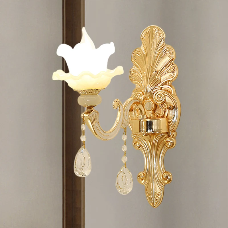 Opaalglas goudkleurige wandkandelaar Bloemkap Enkel licht Mid Century wandgemonteerd licht Clearhalo
