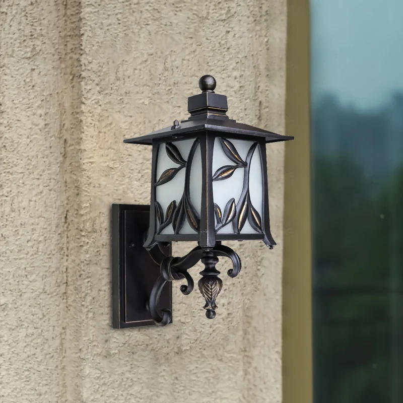 Opaalglas zwarte blaker schaduwlantaarn 1 lamp landelijke wandverlichting met bladmotief Clearhalo