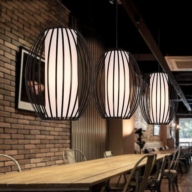 Ovale ijzeren plafondhanglamp Eenvoud Enkel licht Zwarte hangverlichting Clearhalo
