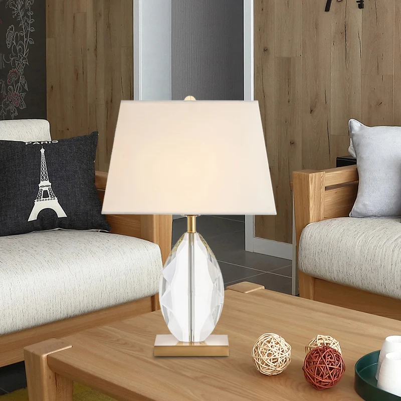 Ovale tafellamp met enkele lamp Traditionele witte kristallen nachtlamp met trapeziumvormige stoffen kap Clearhalo