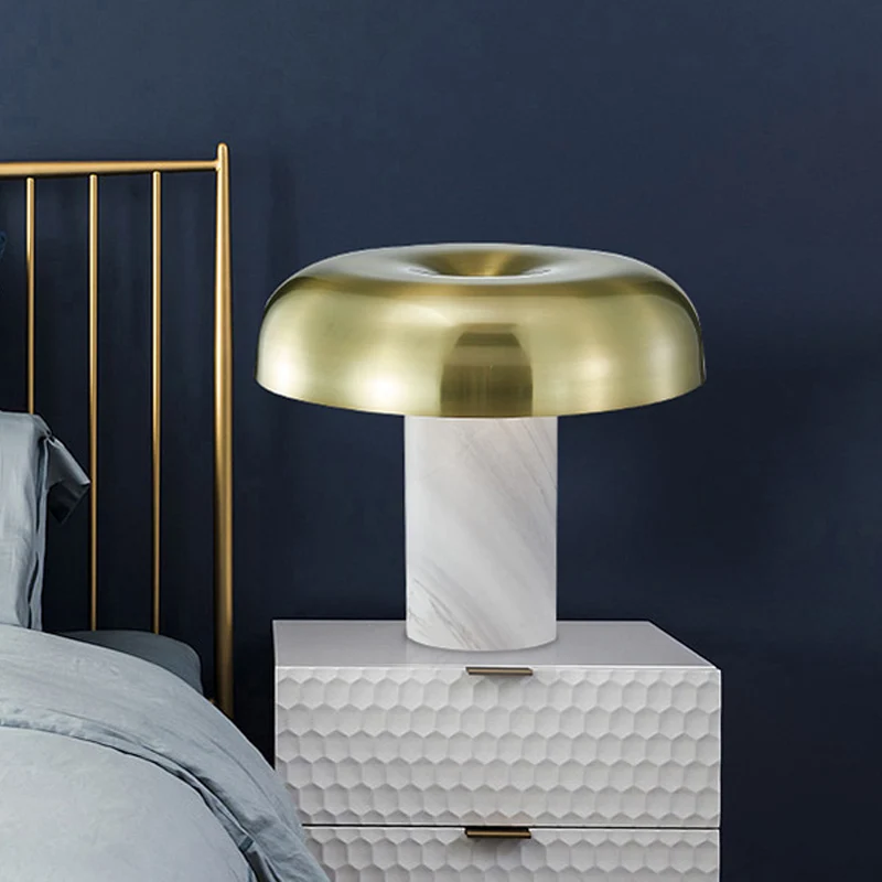 Paddestoel Tafelstandaard Licht Minimalistisch Marmer 1-lichts nachtlamp met witte en bronzen afwerking Clearhalo