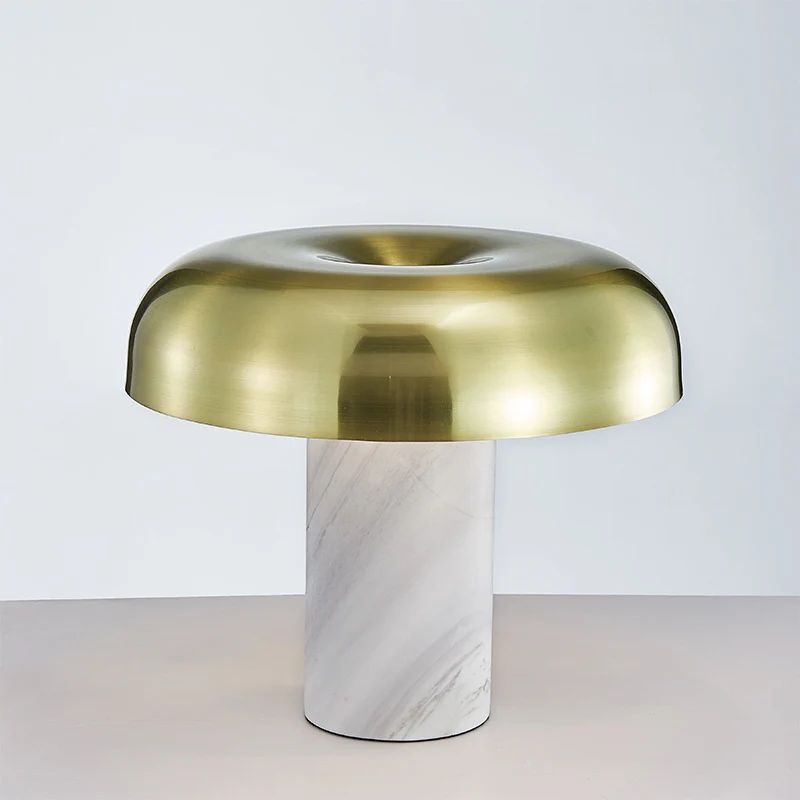 Paddestoel Tafelstandaard Licht Minimalistisch Marmer 1-lichts nachtlamp met witte en bronzen afwerking Clearhalo