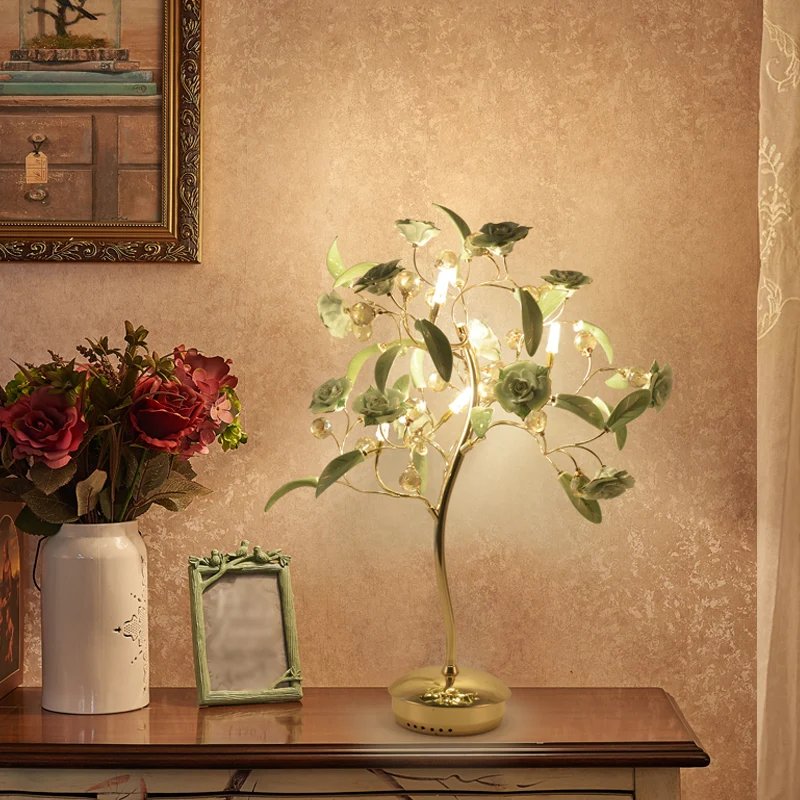 Pastorale Rosebush tafelverlichting keramische nachtkastjelamp met kristallen decor voor nachtkastje Clearhalo