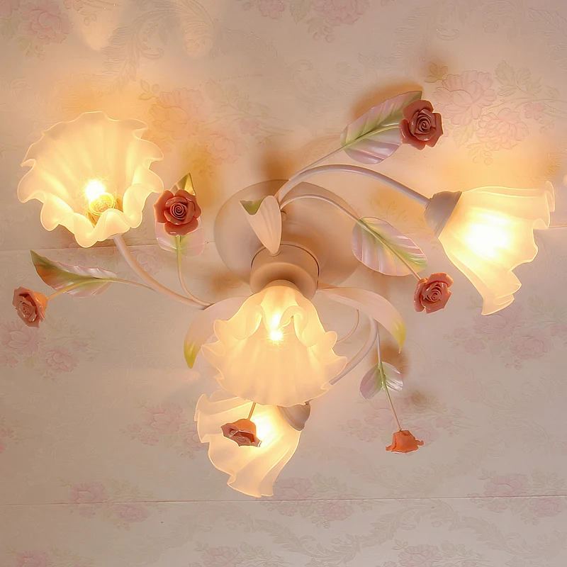 Pastorale stijl bloemen semi-inbouw 4/7-lichts metalen plafondlamp met matglazen kap wit Clearhalo