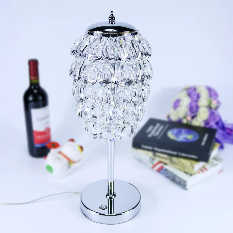 Pipe Cone LED-nachtkastjelamp Modern helder/champagnekristallen tafelverlichting met chromen staafstam Clearhalo