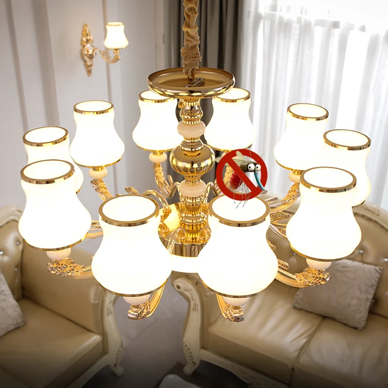 Plafondkroonluchter met gouden afwerking, overgangsverlichting van wit glas met gebogen schaduw Clearhalo