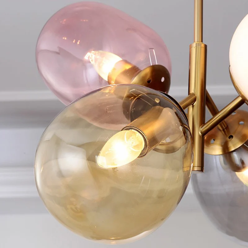 Postmoderne 4-lichts hangende kroonluchter, messing ballonplafondlamp met veelkleurige glazen kap Clearhalo
