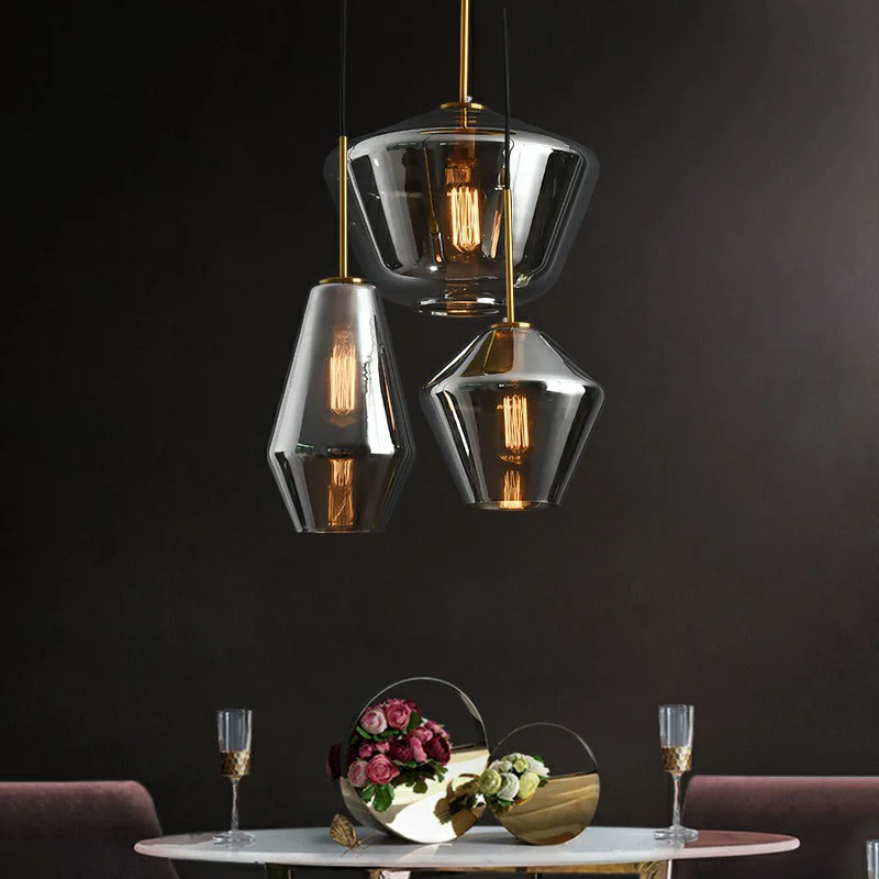 Postmoderne clusterhangende messing geometrische plafondophanglamp met 3 lampen en glazen kap Clearhalo