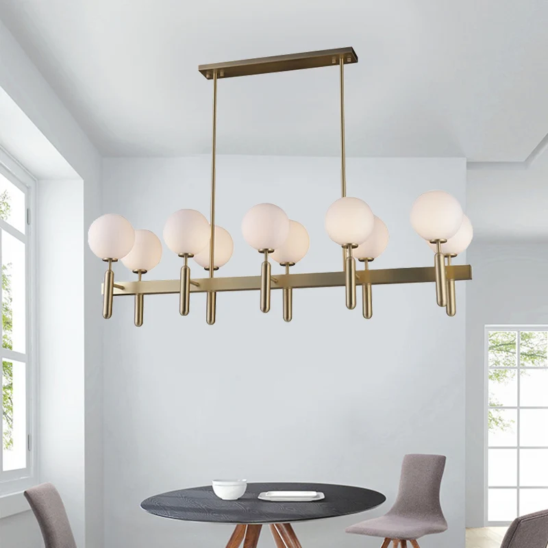 Postmoderne eilandhanglamp met 10 lampen en witte glazen kap, gouden lineaire plafondlamp Clearhalo